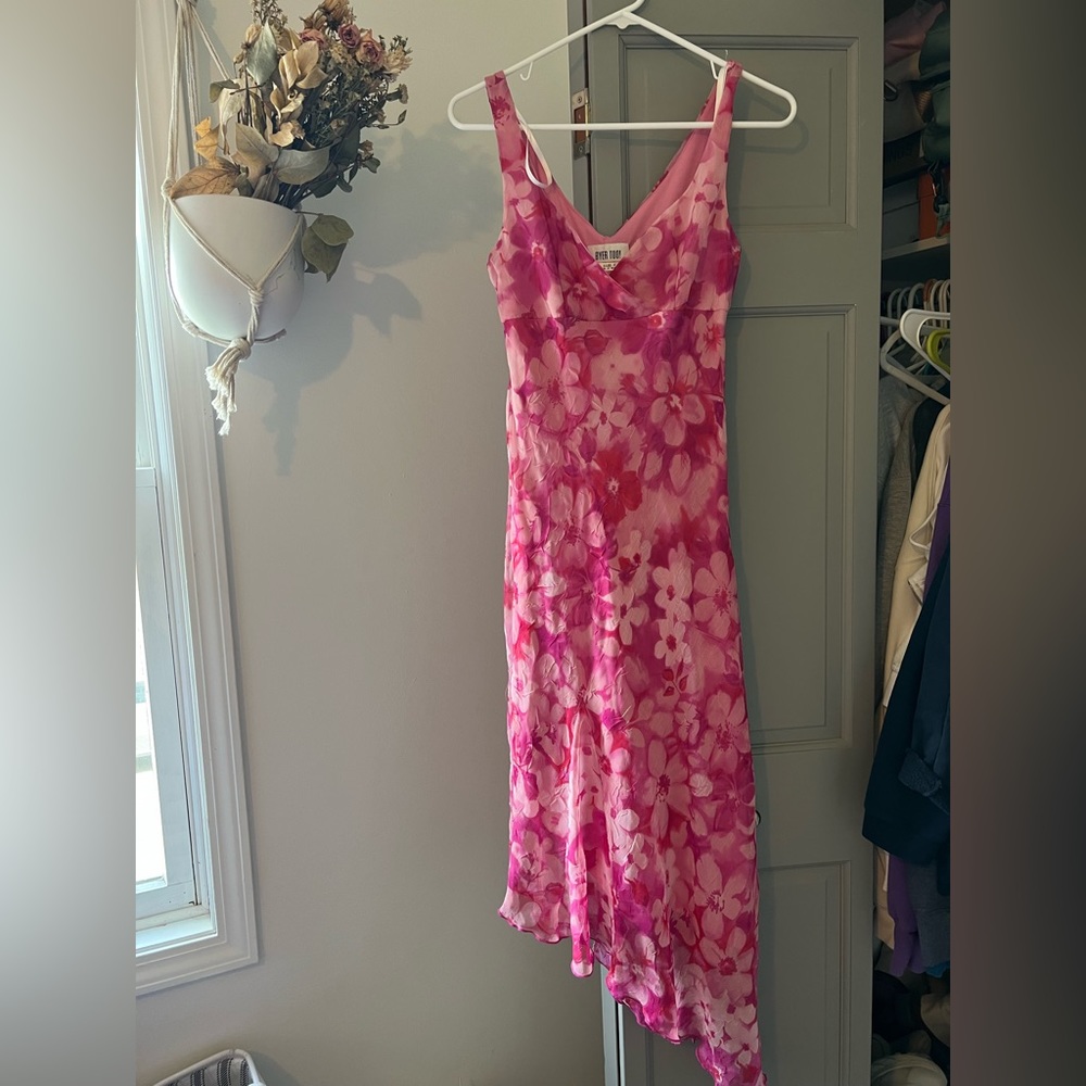 Buyer Too! Pink floral dress midi length
